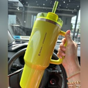 NWT Brand new JUST RELEASED Starbucks x Stanley 40oz lime green tumbler